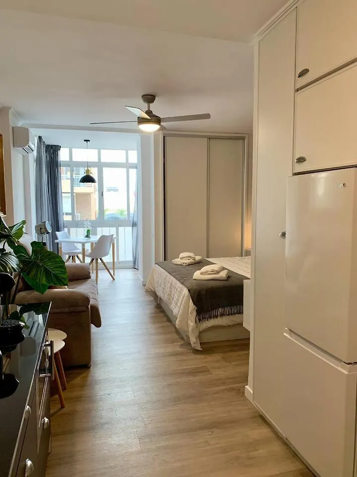 Ar Apartments - Central And Cozy Apartment In Benalmádena 0*,  España